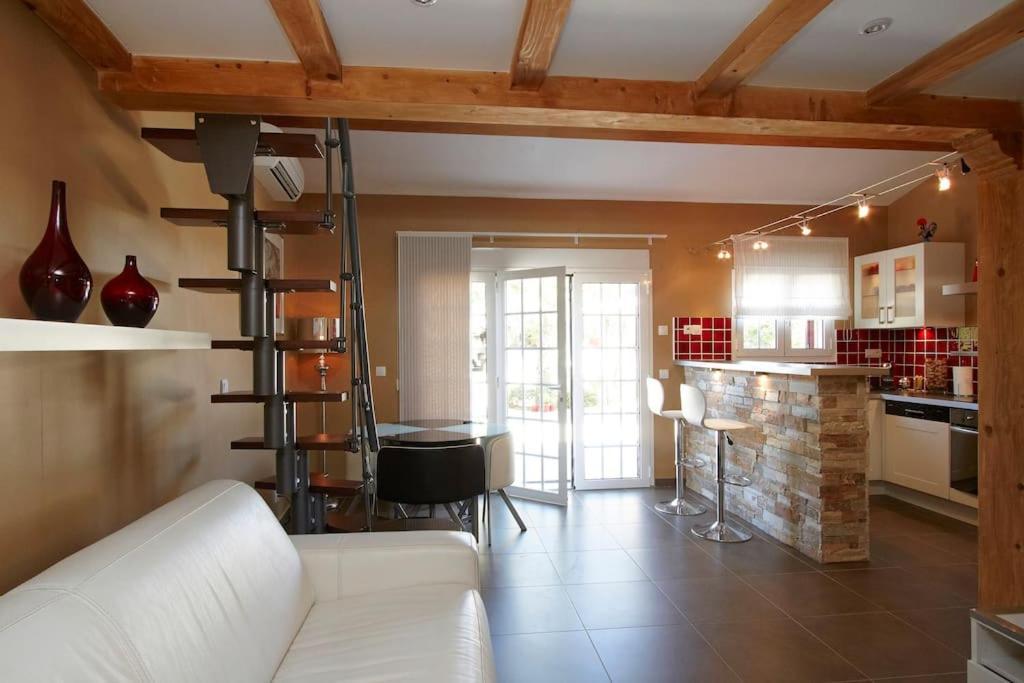 Studio Dans Villa Avec Piscine Κασί Εξωτερικό φωτογραφία