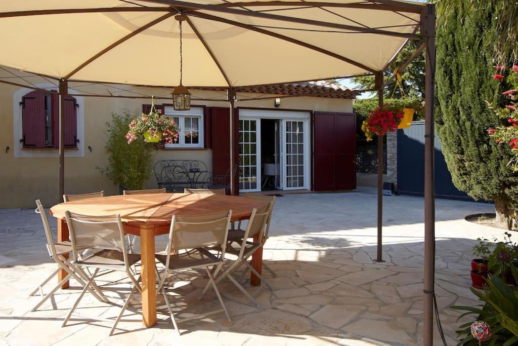 Studio Dans Villa Avec Piscine Κασί Εξωτερικό φωτογραφία